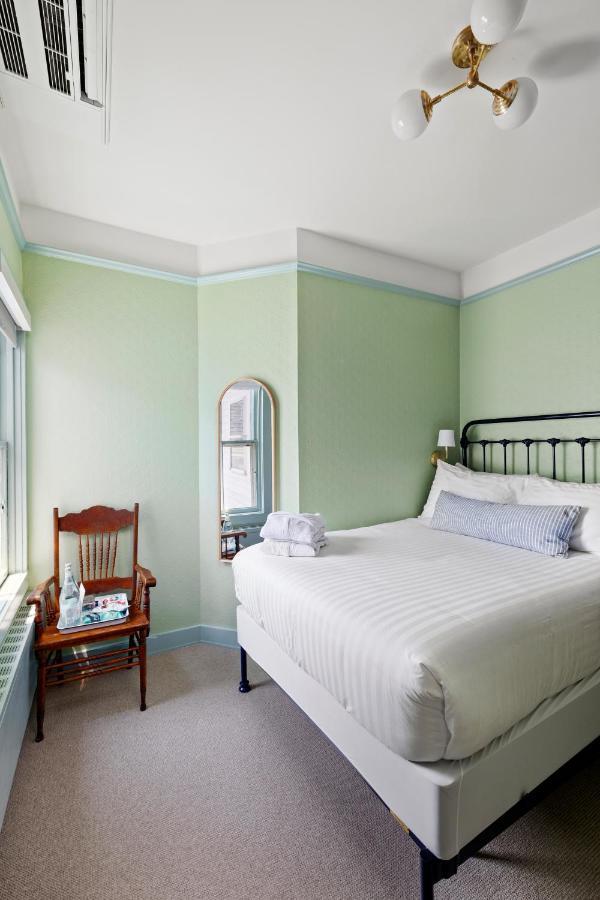 Atlantic Inn Нью-Шорхэм Экстерьер фото